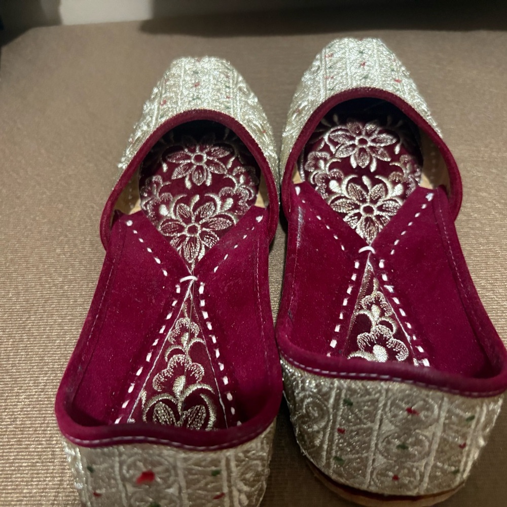 Elegant Maroon and Cream Women's Shoes